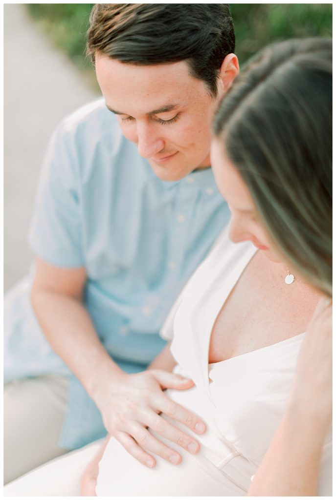 Newport Beach Maternity Session by Halleigh Hill Photography. www.hallegihhill.com